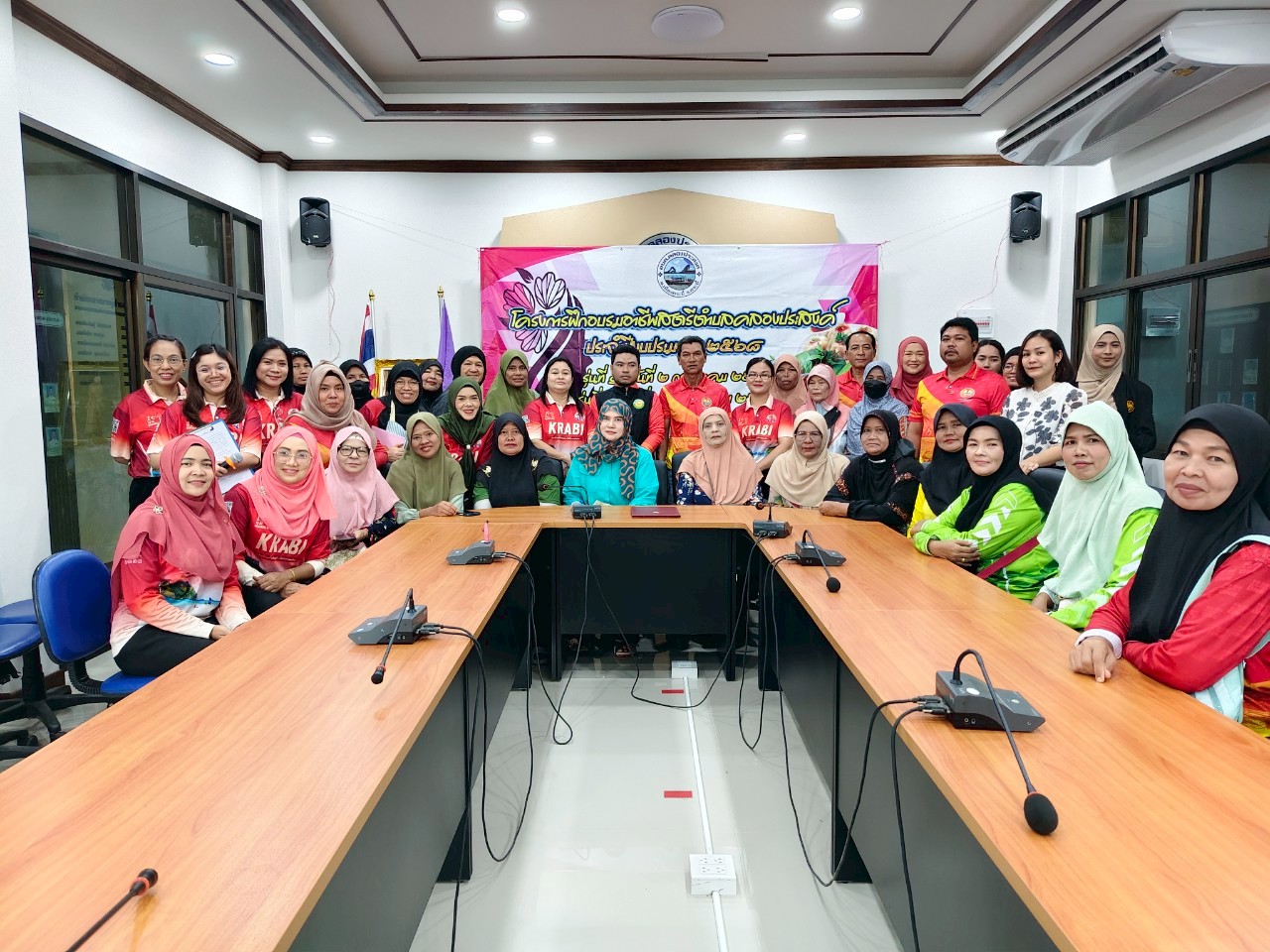 เข้าร่วมโครงการฝึกอบรมอาชีพสตรีตำบลคลองประสงค์ รุ่นที่ 1 ประจำปีงบประมาณ 2568