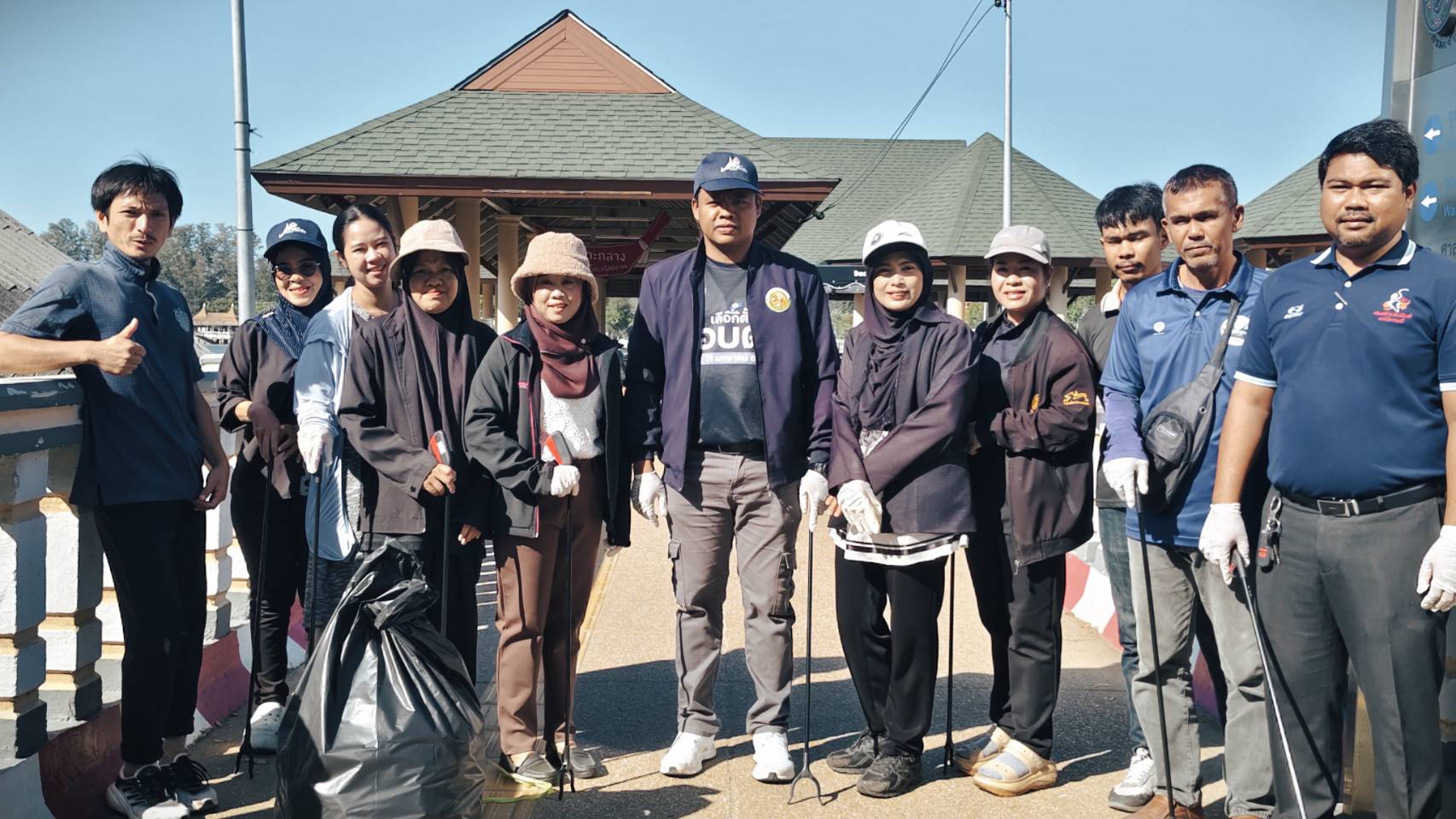 ร่วมกิจกรรม Big Cleaning Day ในพื้นที่ตำบลคลองประสงค์